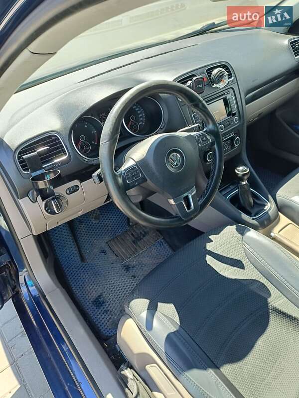 Универсал Volkswagen Golf 2011 в Черкассах