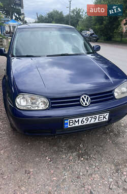 Хетчбек Volkswagen Golf 2001 в Охтирці