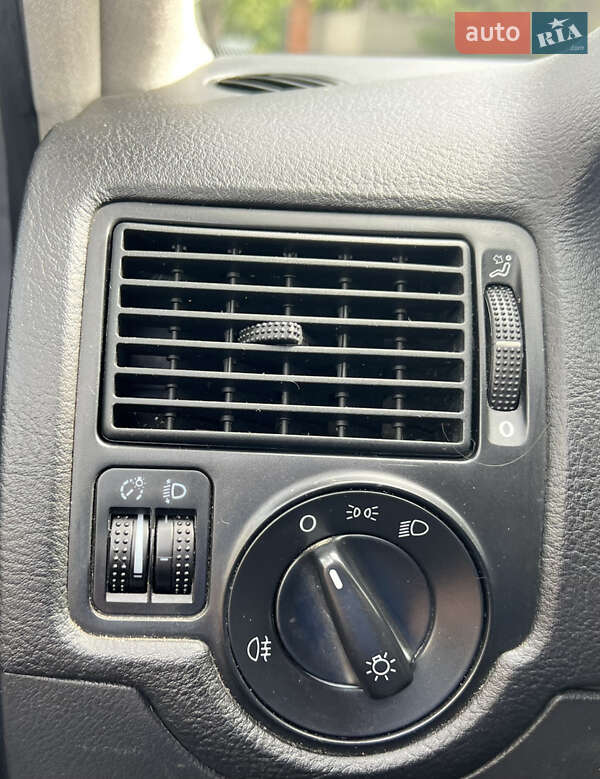 Універсал Volkswagen Golf 2002 в Сумах