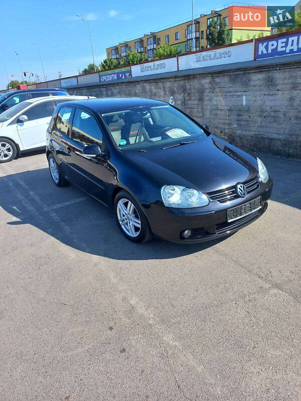 Хетчбек Volkswagen Golf 2006 в Вінниці