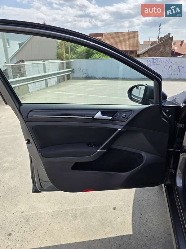 Хэтчбек Volkswagen Golf 2017 в Мукачево