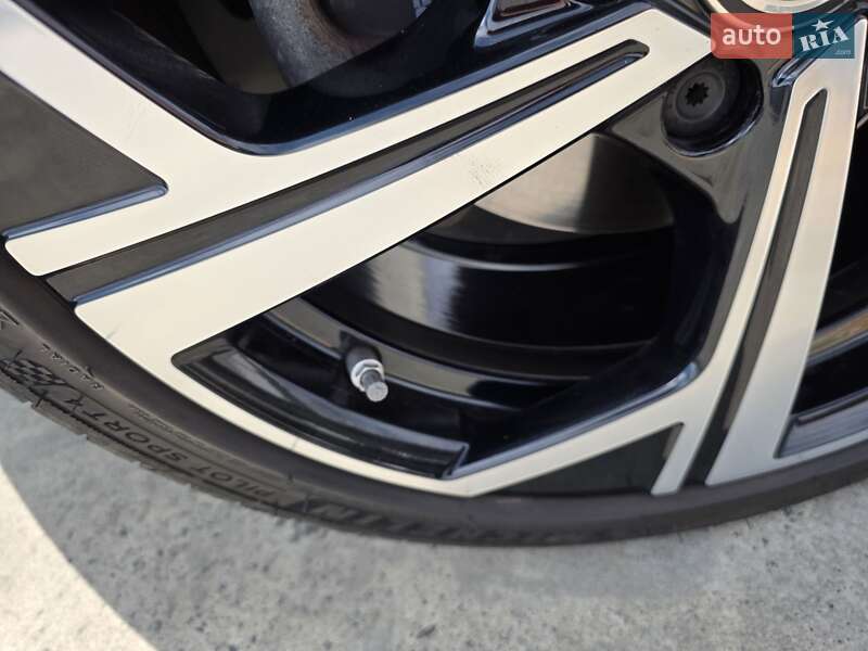 Хэтчбек Volkswagen Golf 2017 в Мукачево