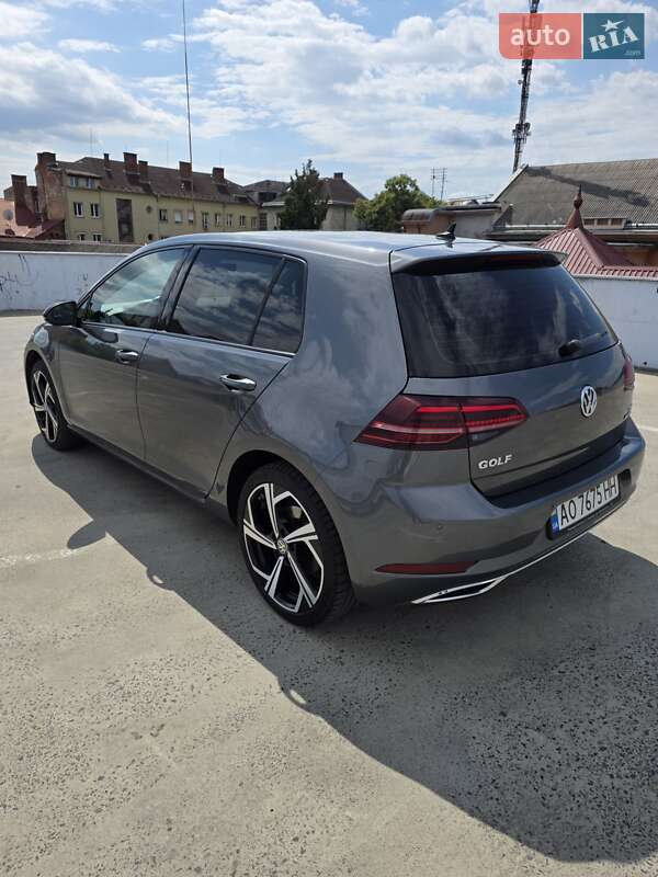 Хэтчбек Volkswagen Golf 2017 в Мукачево