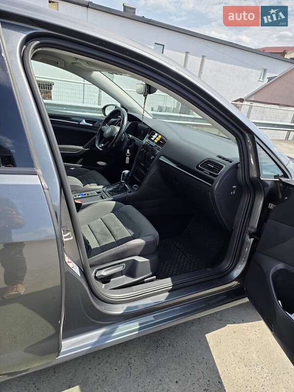 Хэтчбек Volkswagen Golf 2017 в Мукачево