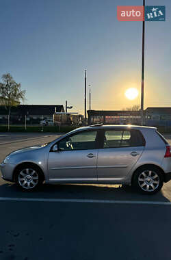 Хэтчбек Volkswagen Golf 2005 в Виннице