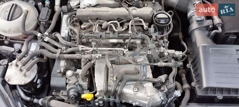 Универсал Volkswagen Golf 2014 в Вишневом