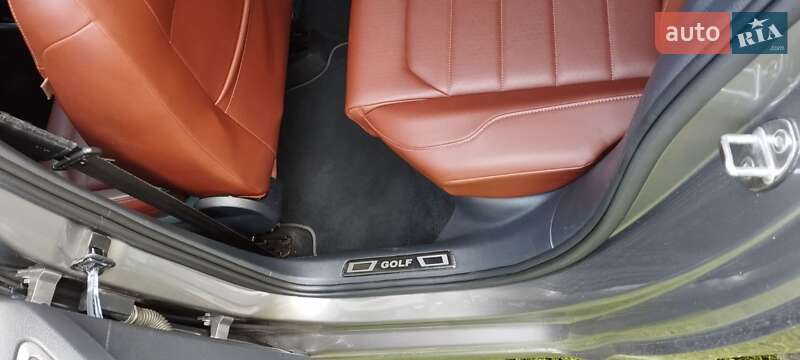 Универсал Volkswagen Golf 2014 в Вишневом