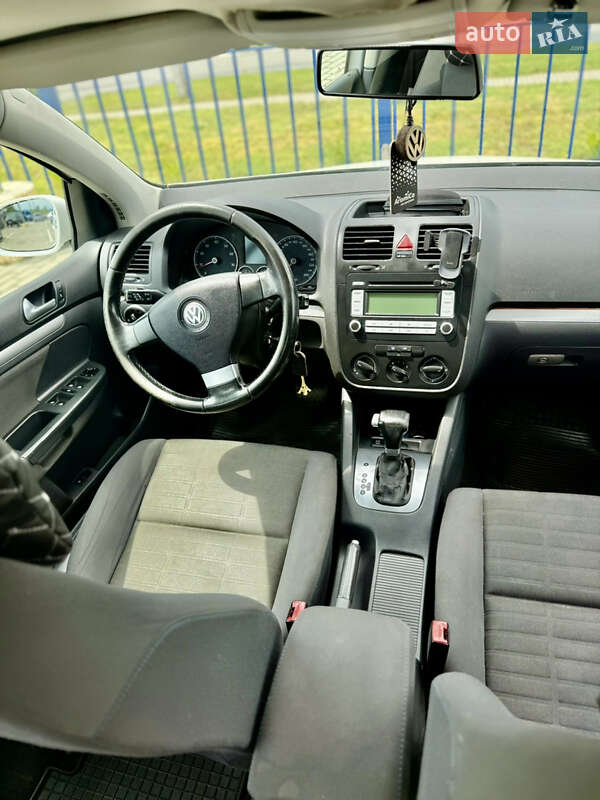 Хетчбек Volkswagen Golf 2006 в Славуті