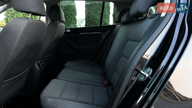 Хетчбек Volkswagen Golf 2007 в Дубні