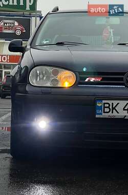 Универсал Volkswagen Golf 2001 в Ровно