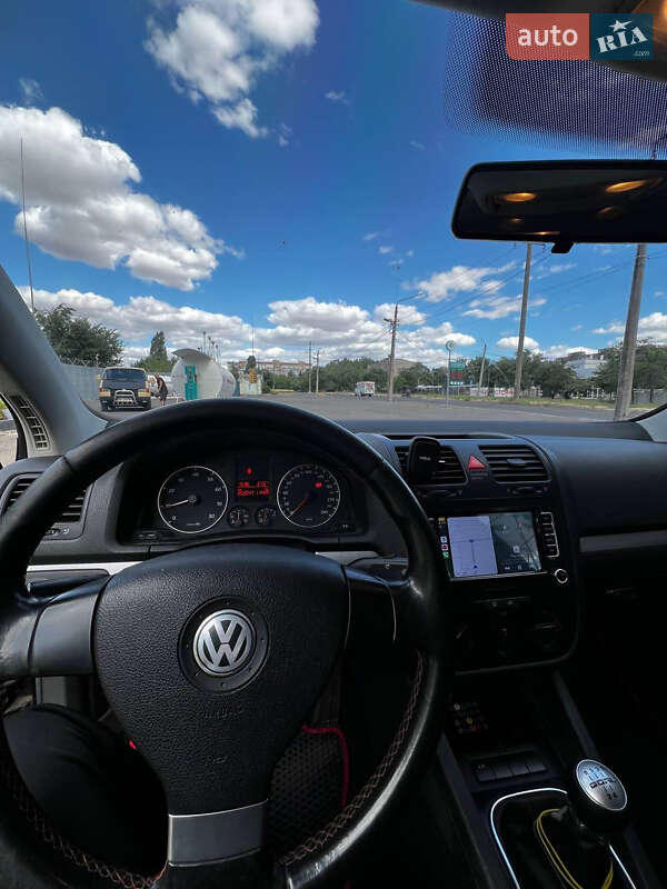 Хетчбек Volkswagen Golf 2006 в Миколаєві