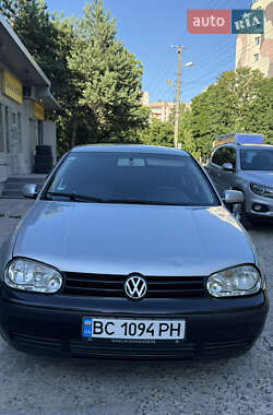 Хэтчбек Volkswagen Golf 2003 в Львове