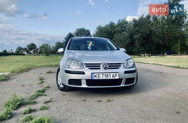Хетчбек Volkswagen Golf 2005 в Дніпрі