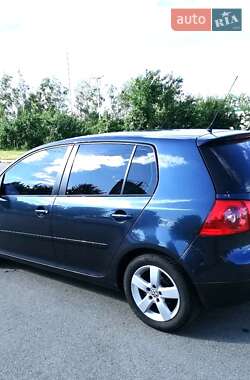 Хэтчбек Volkswagen Golf 2006 в Киеве