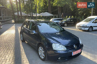 Хетчбек Volkswagen Golf 2004 в Луцьку