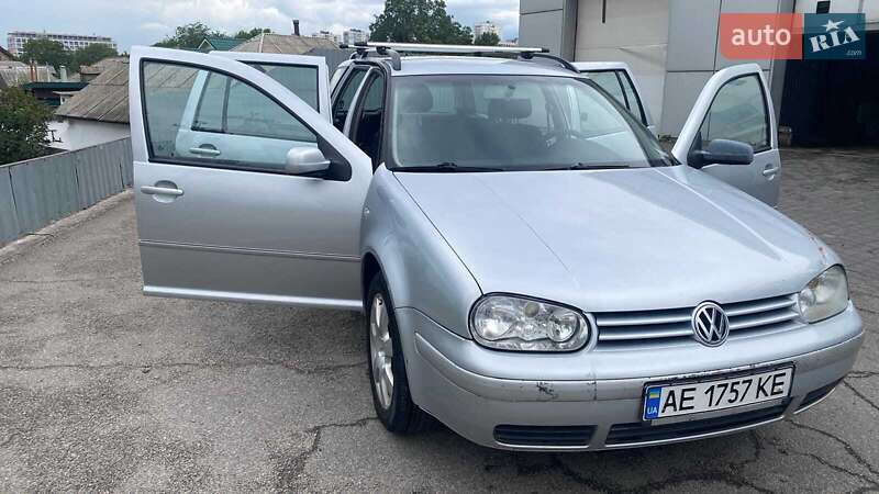 Volkswagen Golf 2004