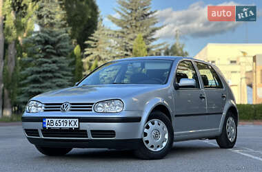 Хетчбек Volkswagen Golf 2000 в Вінниці