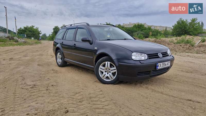 Универсал Volkswagen Golf 2001 в Киеве