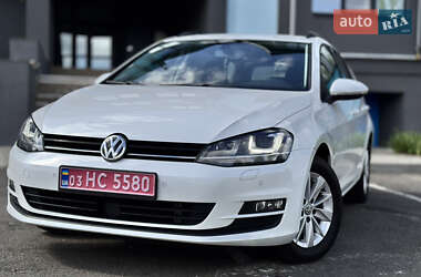 Універсал Volkswagen Golf 2014 в Рівному