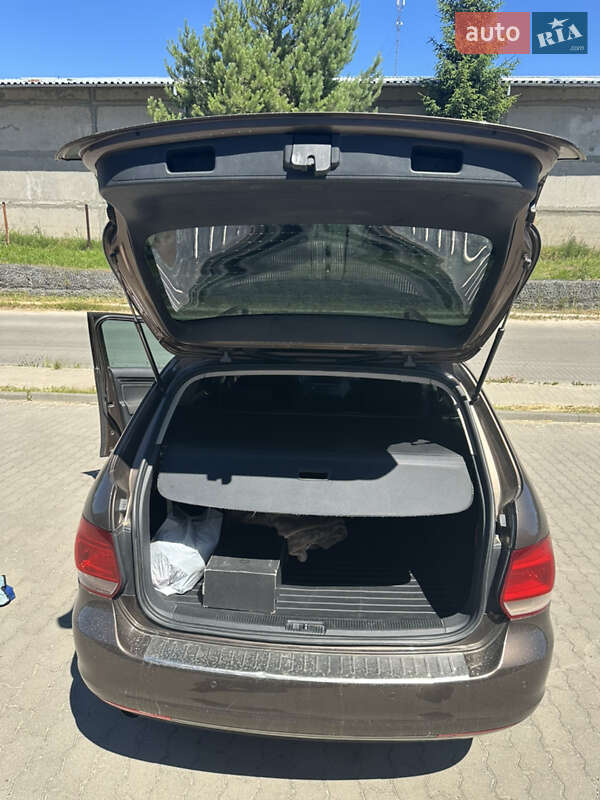 Універсал Volkswagen Golf 2013 в Львові