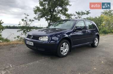 Хэтчбек Volkswagen Golf 2002 в Днепре