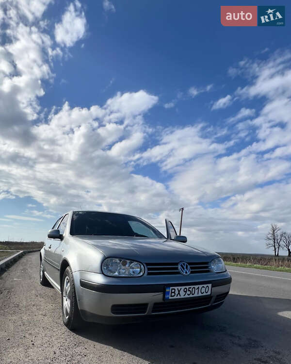 Хэтчбек Volkswagen Golf 2002 в Хмельницком