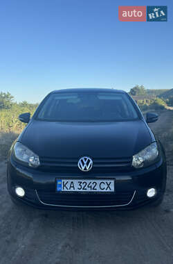 Хетчбек Volkswagen Golf 2010 в Новодністровську