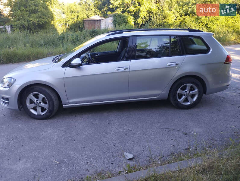 Універсал Volkswagen Golf 2013 в Золочеві