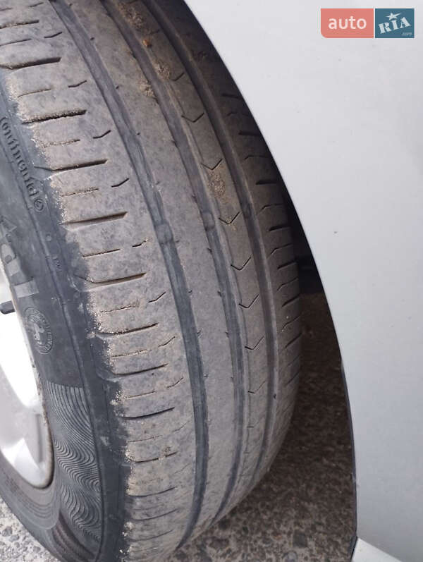 Універсал Volkswagen Golf 2013 в Золочеві