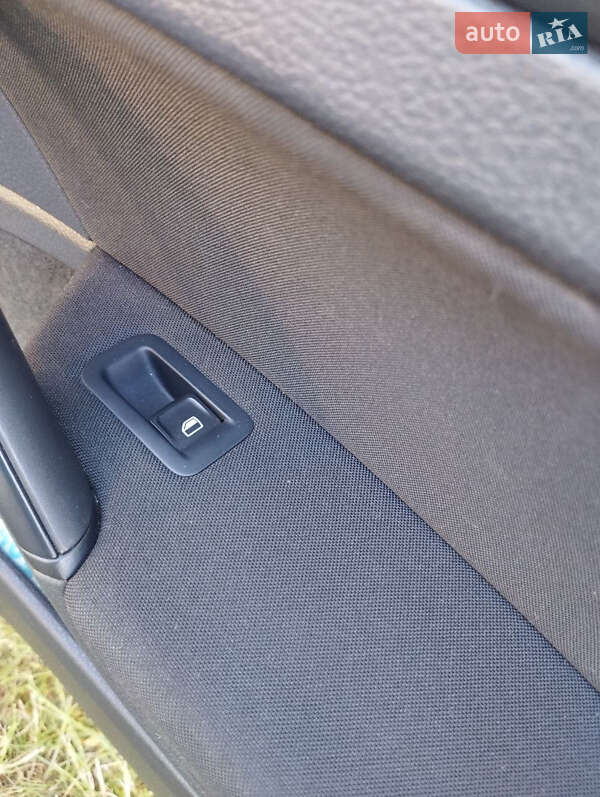 Універсал Volkswagen Golf 2013 в Золочеві