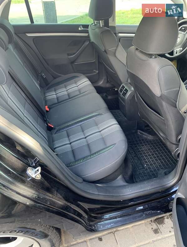 Універсал Volkswagen Golf 2012 в Одесі