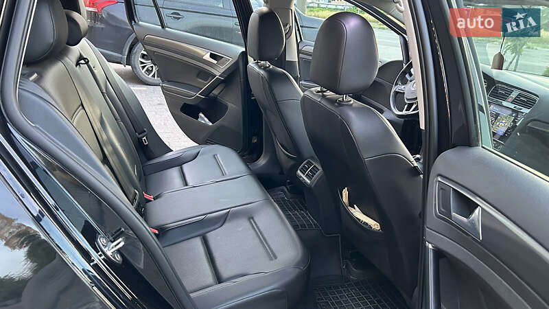 Універсал Volkswagen Golf 2018 в Кропивницькому