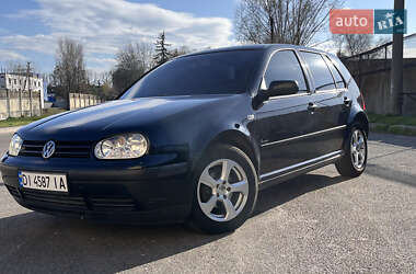 Хэтчбек Volkswagen Golf 2002 в Киеве