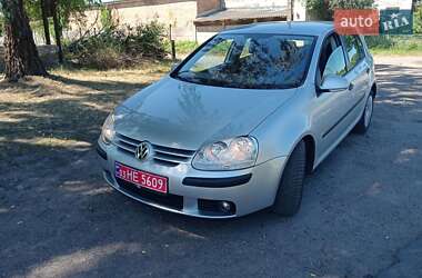 Хетчбек Volkswagen Golf 2005 в Нововолинську