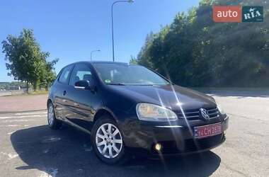 Хетчбек Volkswagen Golf 2005 в Львові