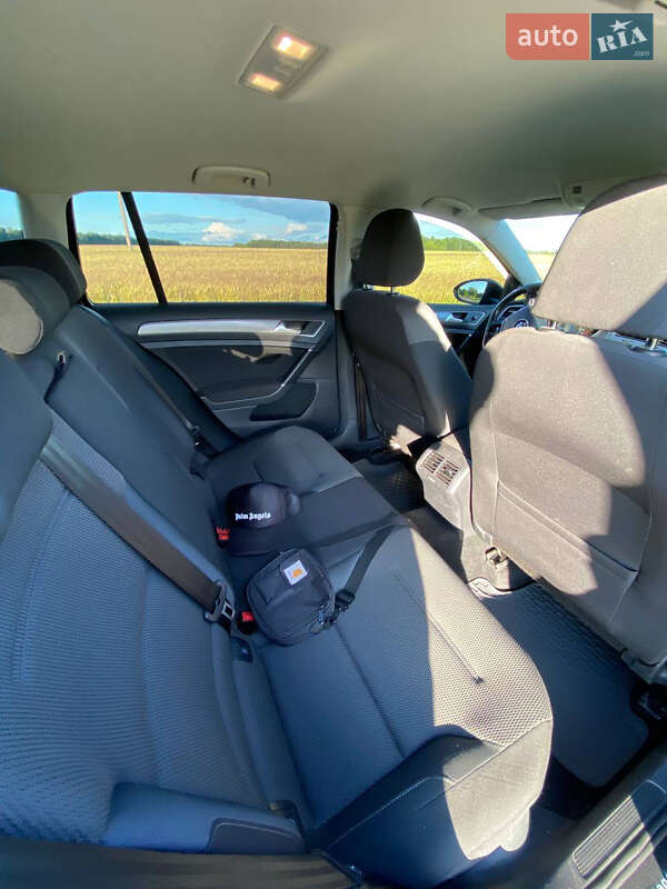 Універсал Volkswagen Golf 2016 в Недригайліву