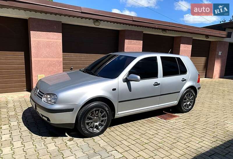 Volkswagen Golf 2002