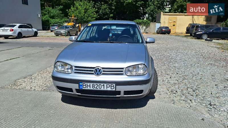 Volkswagen Golf 2002