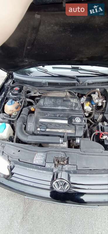 Хэтчбек Volkswagen Golf 2000 в Кременчуге