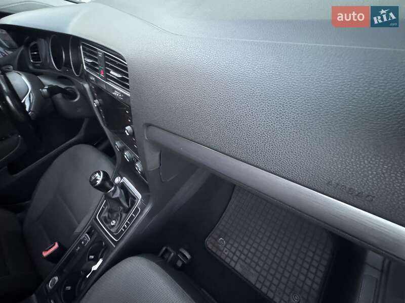 Універсал Volkswagen Golf 2017 в Мукачевому