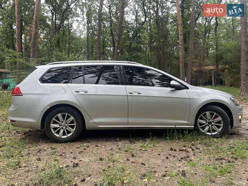 Универсал Volkswagen Golf 2014 в Василькове