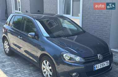 Хэтчбек Volkswagen Golf 2010 в Киеве