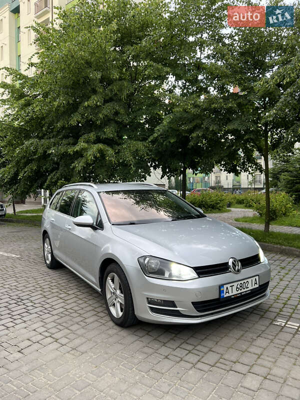 Універсал Volkswagen Golf 2015 в Івано-Франківську