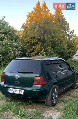 Хэтчбек Volkswagen Golf 1998 в Берегово