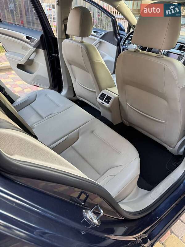 Универсал Volkswagen Golf 2015 в Виннице