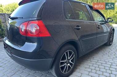 Хетчбек Volkswagen Golf 2006 в 