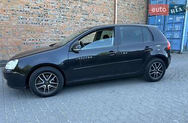 Хетчбек Volkswagen Golf 2006 в 