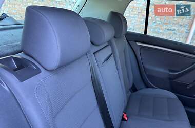 Хетчбек Volkswagen Golf 2006 в 