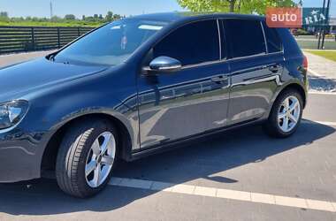 Хэтчбек Volkswagen Golf 2012 в Ужгороде