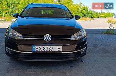 Универсал Volkswagen Golf 2017 в Староконстантинове